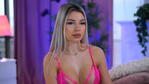 Arielle online show from December 7, 9:06 am