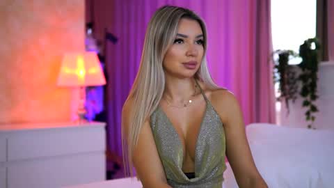 Arielle online show from December 3, 9:55 am