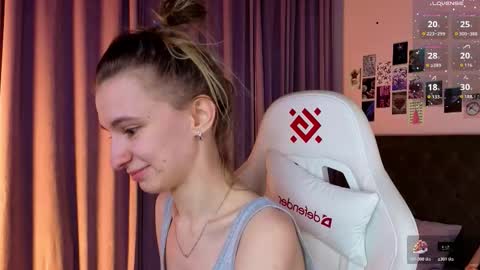 _ash_leyy_ online show from March 3, 7:25 am