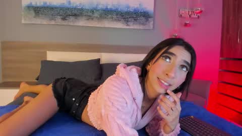 Ashly online show from November 6, 7:42 pm