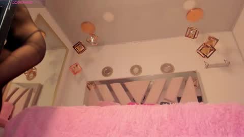 Snapshot of _athennea chatting on October 24, 1:18 pm carolina online show from October 24, 1:18 pm