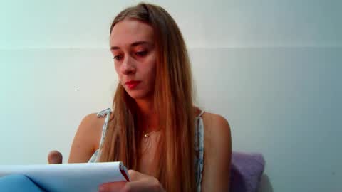 Snapshot of _aurora_sweet chatting on September 14, 1:20 pm _aurora_sweet online show from September 14, 1:20 pm