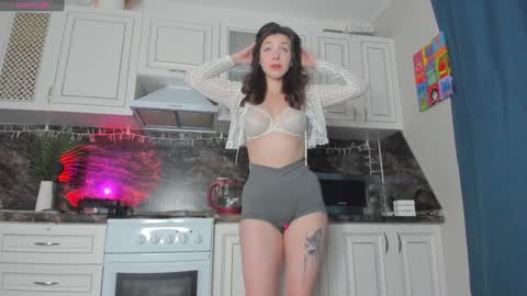 Snapshot of _axolot_ chatting on January 7, 11:24 pm Olivia online show from January 7, 11:24 pm