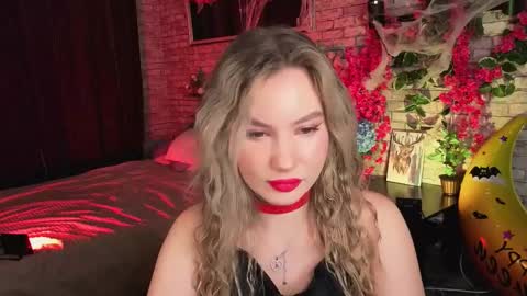 Bella online show from October 29, 8:33 pm