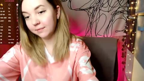 Elizabeth online show from March 29, 8:52 pm