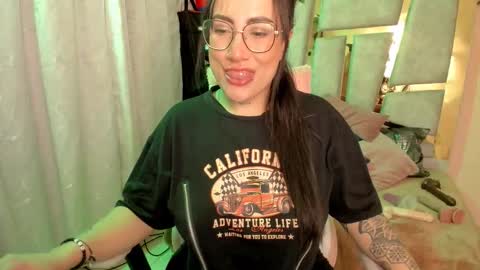 Snapshot of _briigite chatting on October 8, 9:46 am Angie Independent model online show from October 8, 9:46 am