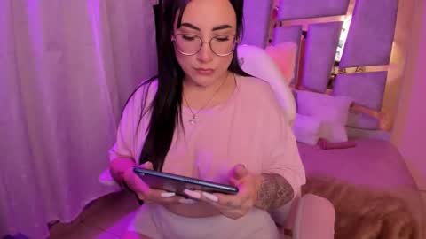 Snapshot of _briigite chatting on September 29, 11:21 pm Angie Independent model online show from September 29, 11:21 pm