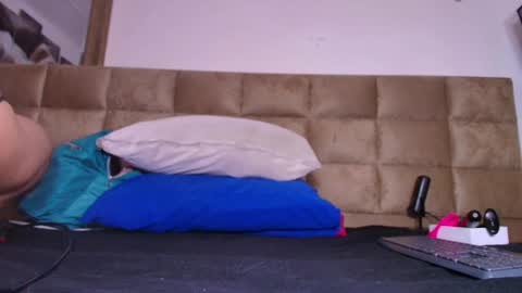 Snapshot of _britanyy_ chatting on February 4, 3:00 am Britany online show from February 4, 3:00 am