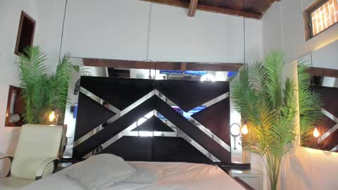 Candy online show from November 7, 6:35 pm