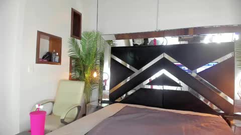 Candy online show from October 20, 6:00 pm