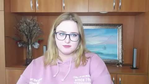 Mary online show from September 18, 12:37 pm