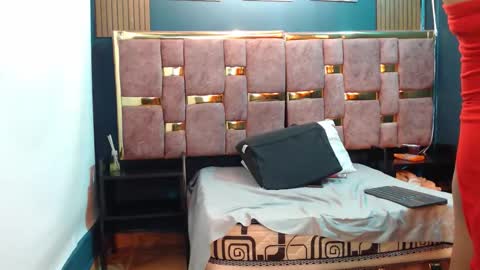 Caroline online show from April 15, 10:49 am