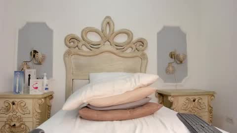 Chloe  online show from November 30, 12:31 pm