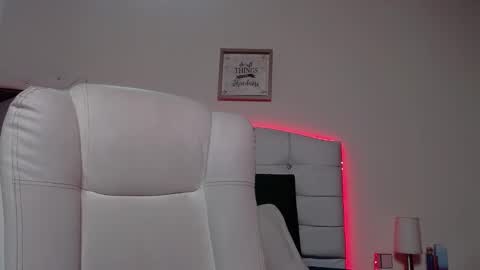 Snapshot of _crystal12 chatting on October 20, 2:42 pm Cristal online show from October 20, 2:42 pm