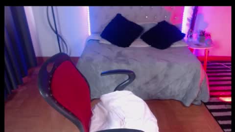 Snapshot of _crystal12 chatting on October 31, 7:07 pm Cristal online show from October 31, 7:07 pm