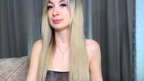 Snapshot of _crystal_moon_1 chatting on September 8, 7:57 pm _crystal_moon_1 online show from September 8, 7:57 pm