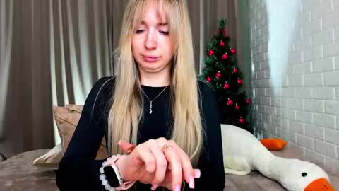 _crystal_moon_1 online show from February 9, 10:56 pm