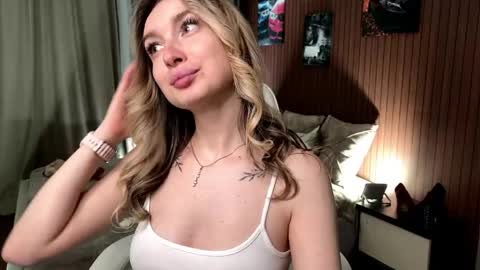_crystal_moon_1 online show from May 15, 11:51 pm