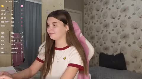 Snapshot of _cute_ice chatting on October 8, 7:35 am _cute_ice online show from October 8, 7:35 am