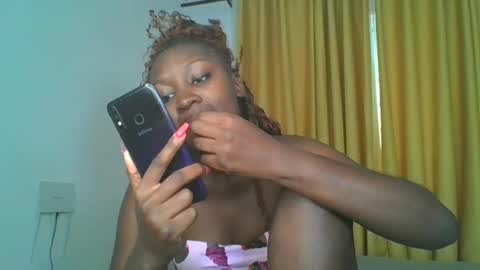 Snapshot of _cutestephanie chatting on October 18, 5:54 am STEPH online show from October 18, 5:54 am