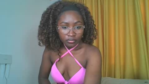 Snapshot of _cutestephanie chatting on September 30, 5:24 am STEPH online show from September 30, 5:24 am