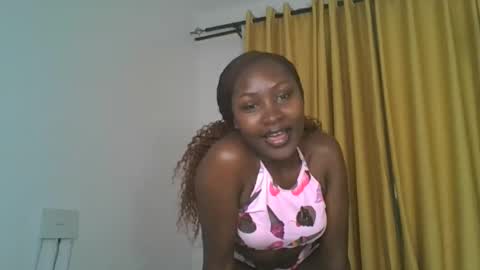 Snapshot of _cutestephanie chatting on October 10, 2:38 am STEPH online show from October 10, 2:38 am