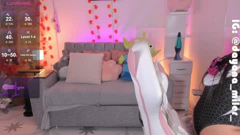 Snapshot of _dayana_miler chatting on December 19, 11:35 pm IG Dayana miler online show from December 19, 11:35 pm