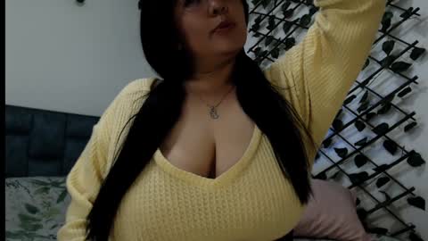 Dannia online show from December 31, 11:39 pm