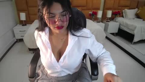 Dulcinea online show from February 11, 11:20 am