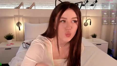 Snapshot of _emiliaa_ chatting on October 14, 4:48 am Milana online show from October 14, 4:48 am