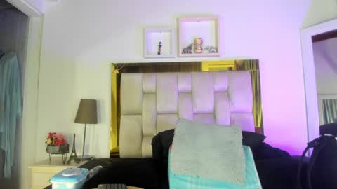 Isabella online show from December 21, 12:06 pm