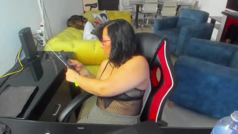 Emma online show from January 23, 7:29 pm