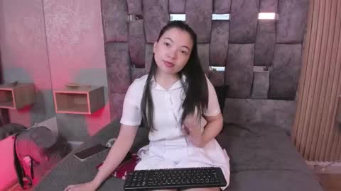 _emma_xoxo online show from December 3, 11:56 am