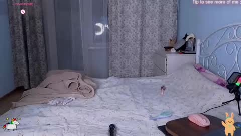 Sam  online show from April 13, 4:41 pm