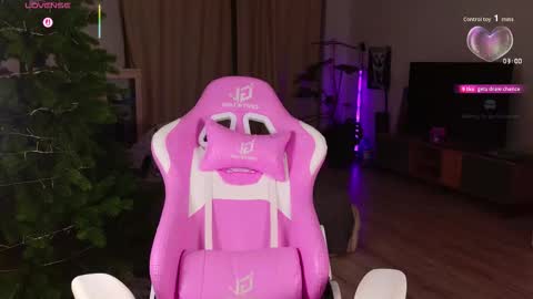 Mia  online show from December 2, 10:01 pm