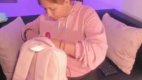 bigboobs evelyn online show from December 30, 3:25 am