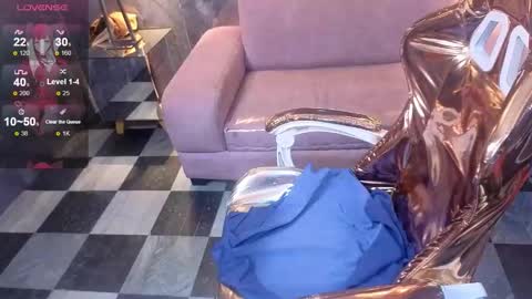 Snapshot of _evoni_b chatting on November 1, 7:51 pm evoni online show from November 1, 7:51 pm