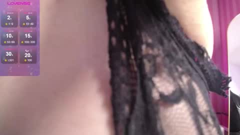 Snapshot of _evoni_b chatting on September 19, 8:30 pm evoni online show from September 19, 8:30 pm