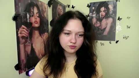Snapshot of _foxy_lady chatting on September 15, 6:00 am Alice online show from September 15, 6:00 am