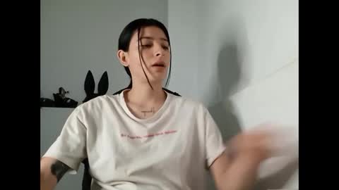 Snapshot of _genesid_dixton chatting on February 18, 2:27 am Mia-foster online show from February 18, 2:27 am