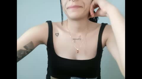 Snapshot of _genesid_dixton chatting on February 21, 9:11 pm Mia-foster online show from February 21, 9:11 pm