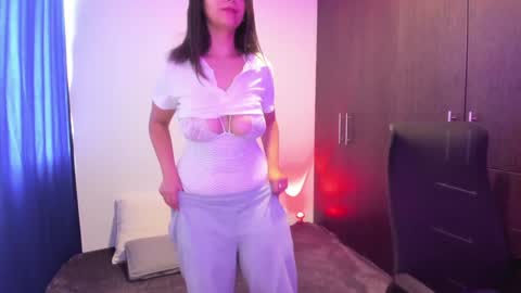 Snapshot of _giaa_ chatting on December 29, 7:00 pm _giaa_ online show from December 29, 7:00 pm