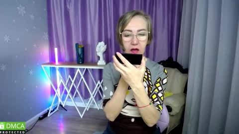 _greybunny_ online show from October 30, 9:44 am