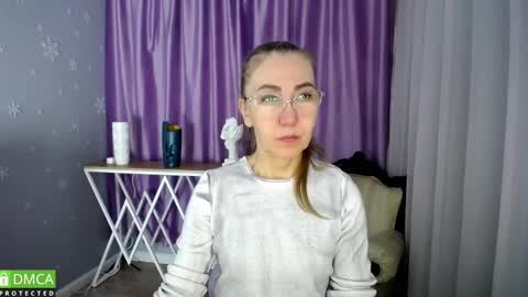 _greybunny_ online show from January 23, 8:04 am