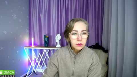 _greybunny_ online show from October 21, 9:57 am