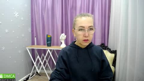 _greybunny_ online show from September 20, 10:13 am