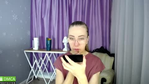 _greybunny_ online show from February 8, 9:24 am