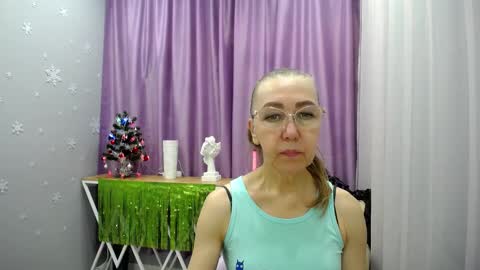 _greybunny_ online show from December 25, 10:28 am