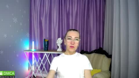 _greybunny_ online show from September 21, 11:20 am