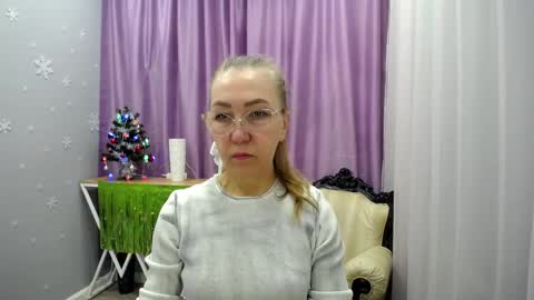 _greybunny_ online show from December 29, 10:45 am